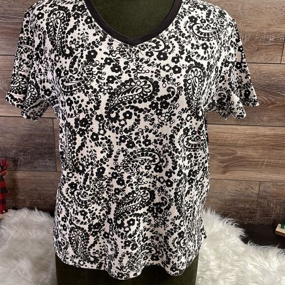 Kim Rogers Ladies Black and White Paisley Print Pullover Top, Size M - Picture 2 of 5